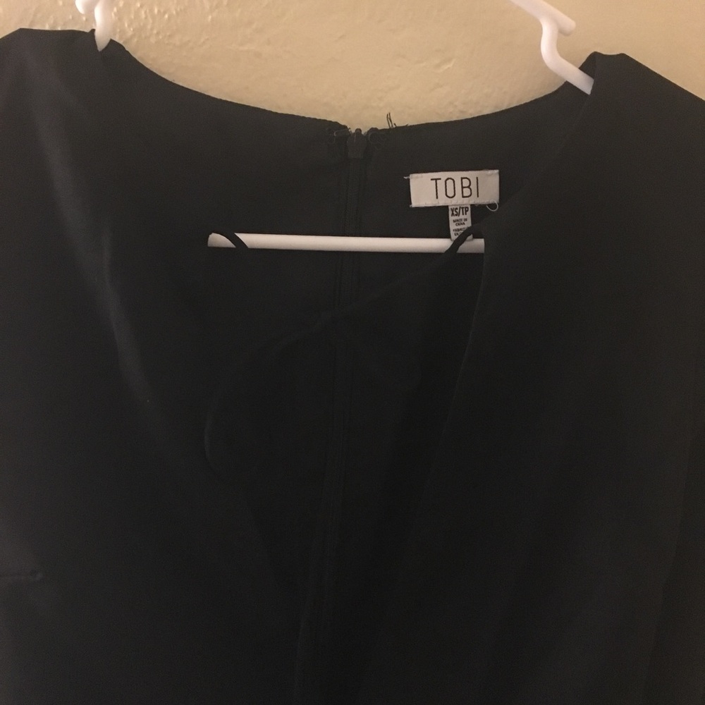⭐️ ROWAN BLACK ROMPER⭐️ - Picture 3 of 4